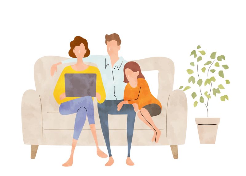 ソファーでパソコンを見ながら検討する家族のイラスト