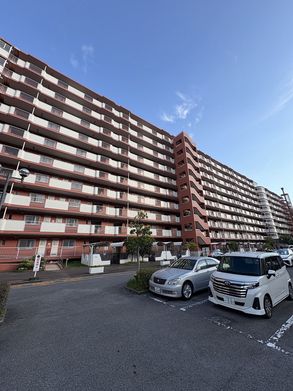 高品ハイツ1号棟の外観