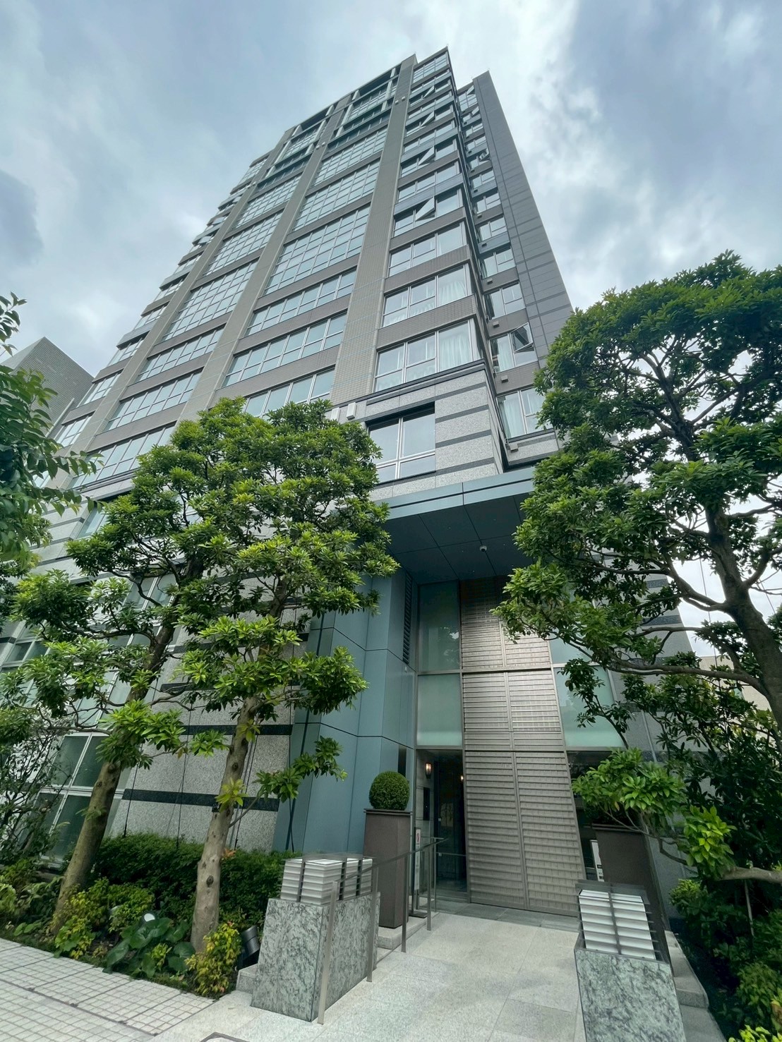 プレミスト六番町の外観